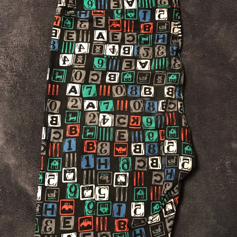 Authentic LuLaRoe TC leggings, great condition